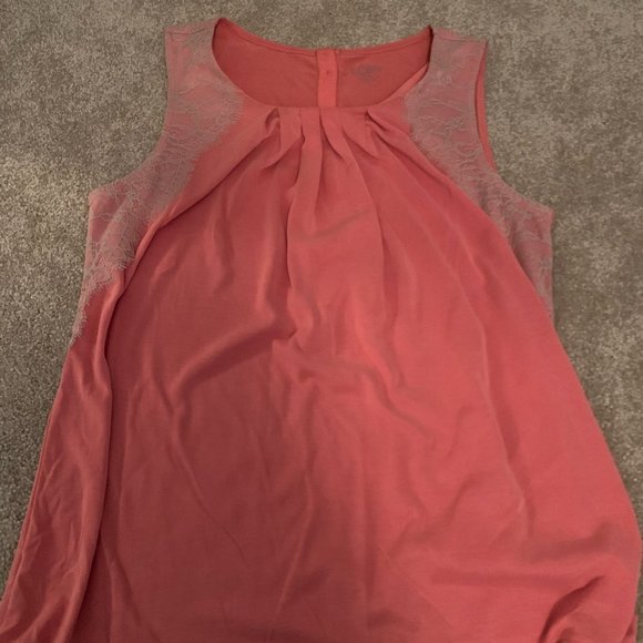 LOFT Tops - LOFT Ann Taylor Petite Sleeveless Pleated Lace